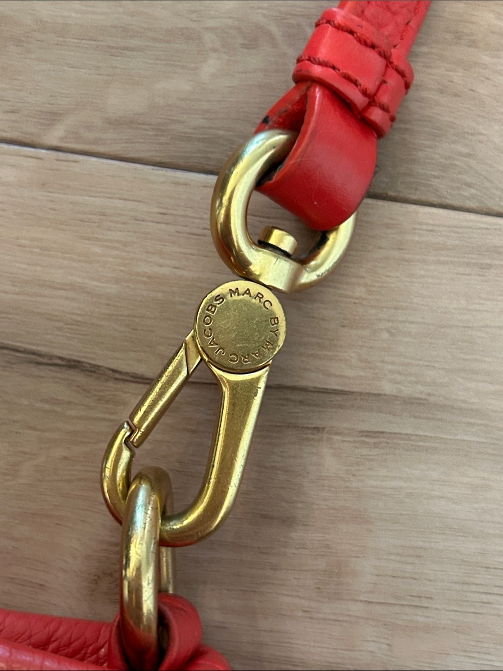 Marc by Marc Jacobs Red Leather Clutch with Gold Plaque - Picture 4 of 7